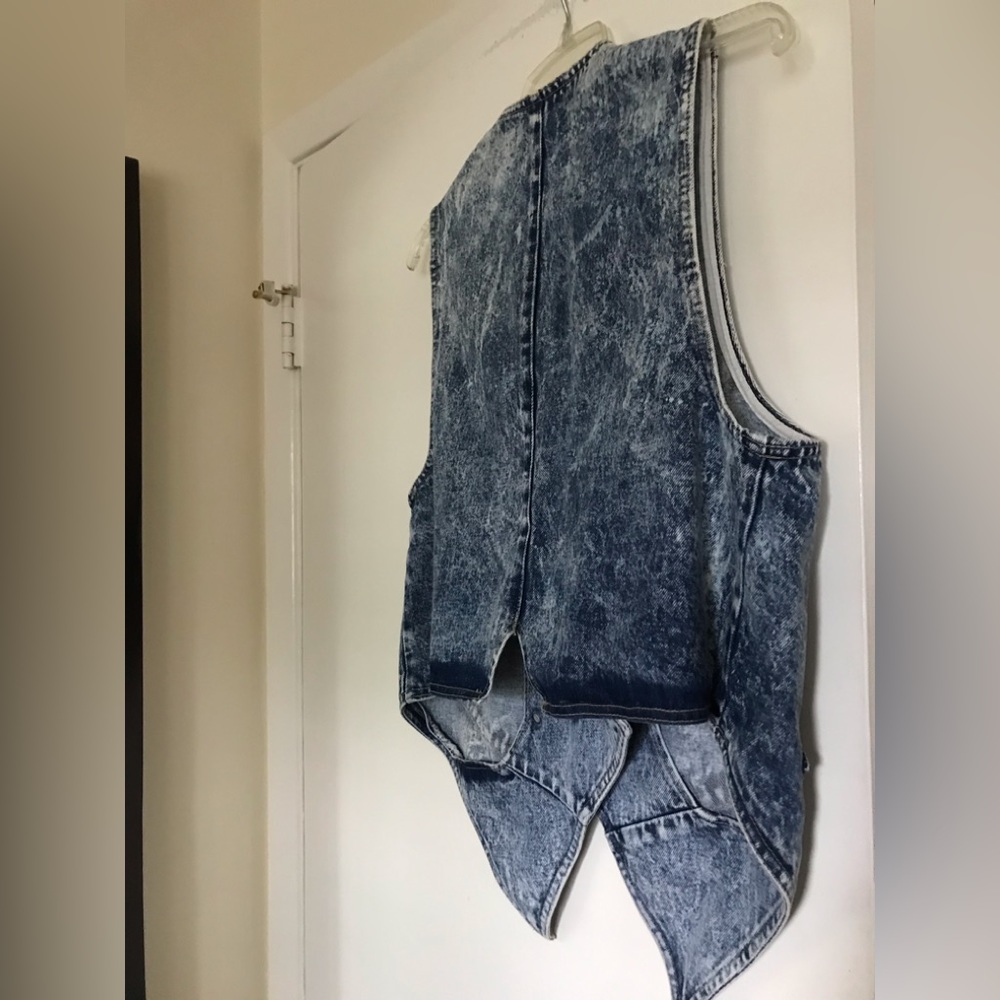 Vintage denim woman’s vest! - Picture 5 of 9